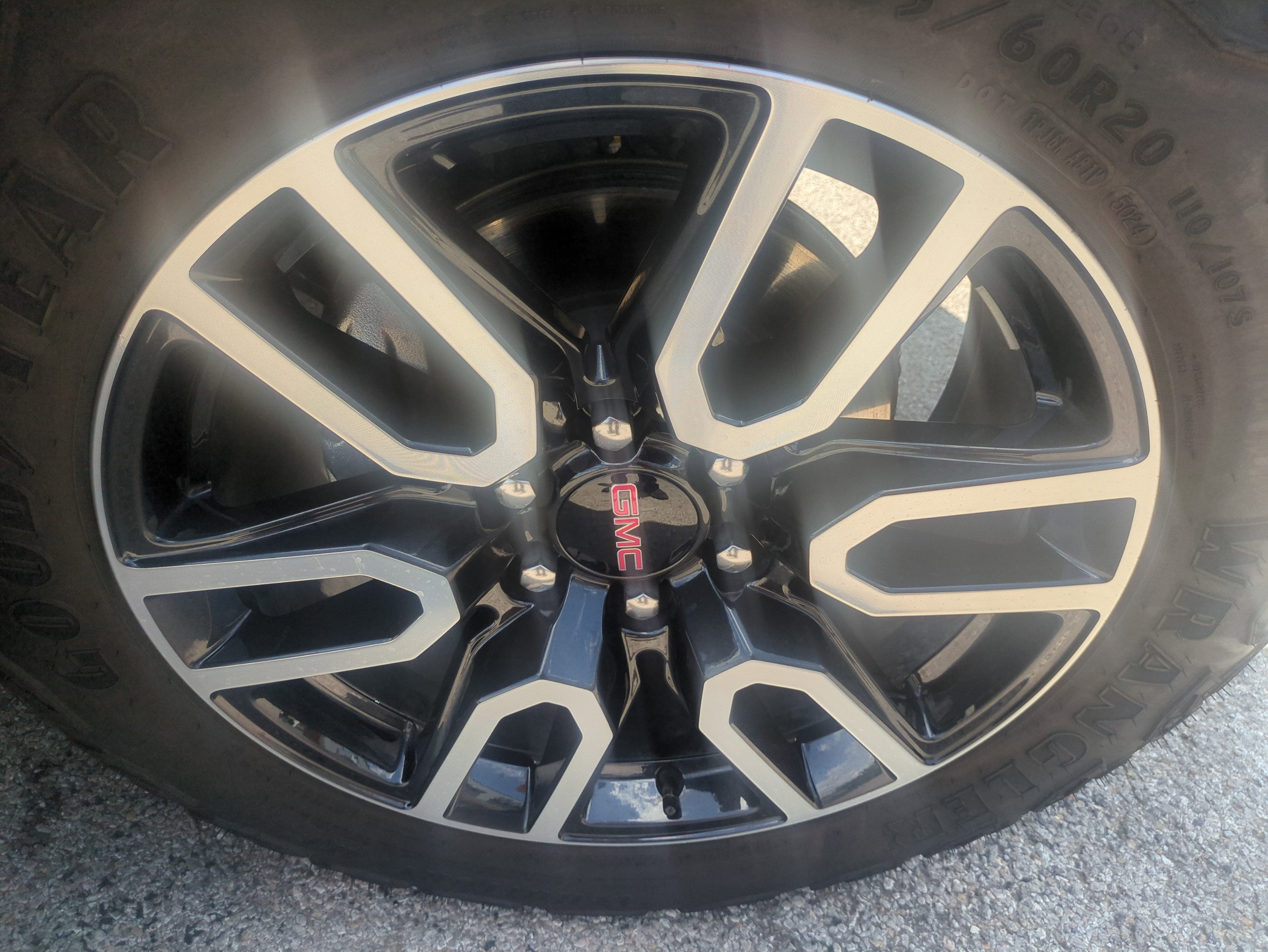 2025 GMC Sierra 1500 — detail view